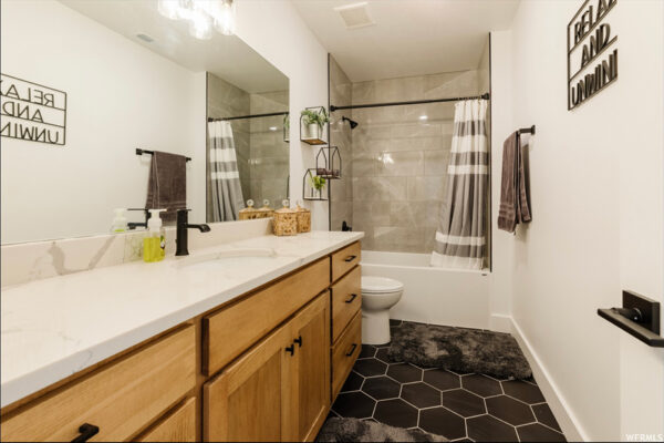 Full bathroom in custom built home in boise idaho