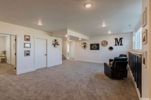 Spacious den living area in custom built area in boise idaho