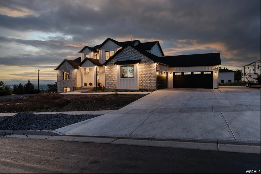 Front view of custom built home in boise idaho